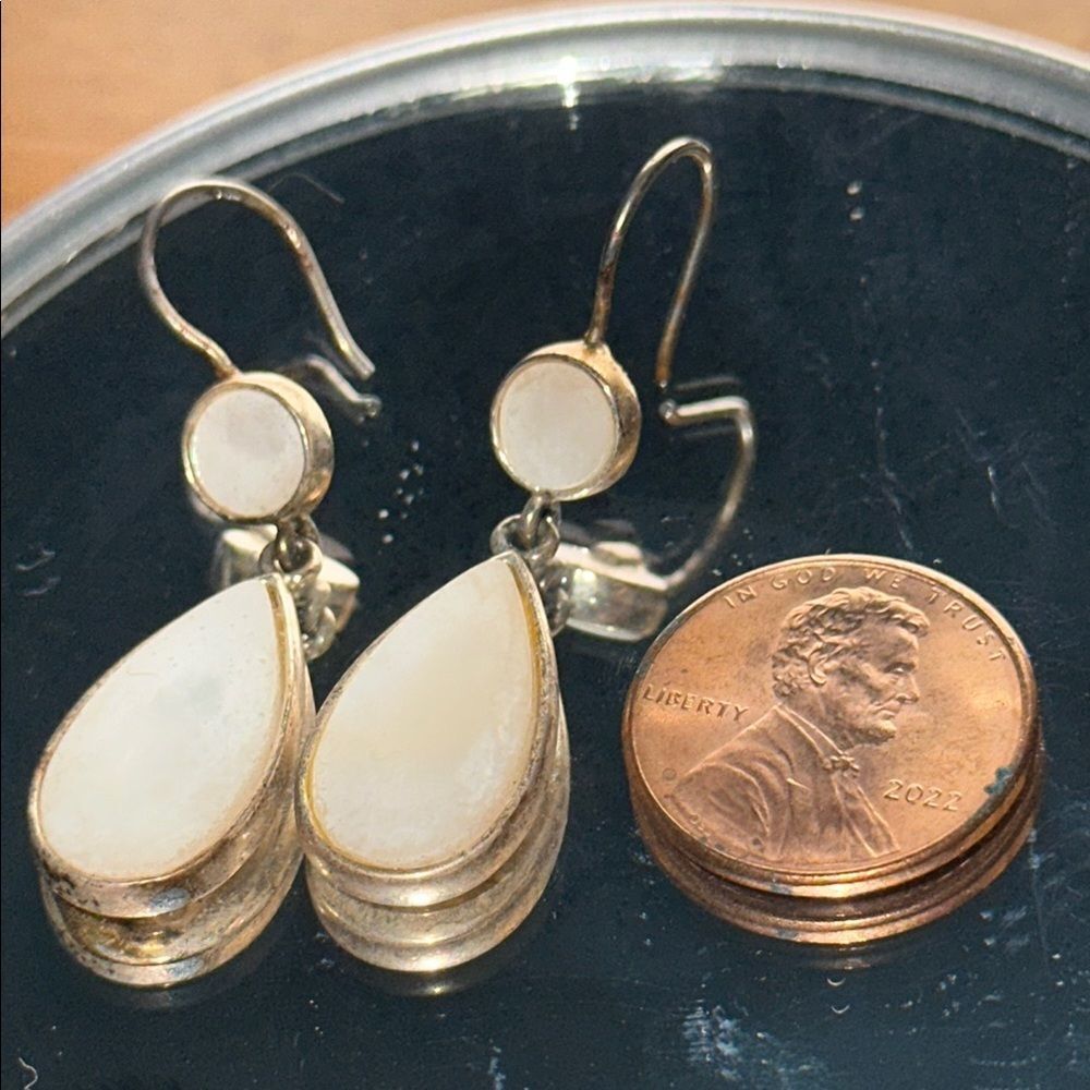 Mother of Pearl & Silver Tone Teardrop Wire Earrings